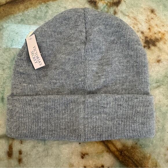 NWT Victoria Sport Gray Knit Beanie Embroidered Logo by Victoria’s Secret One Sz - Picture 2 of 4